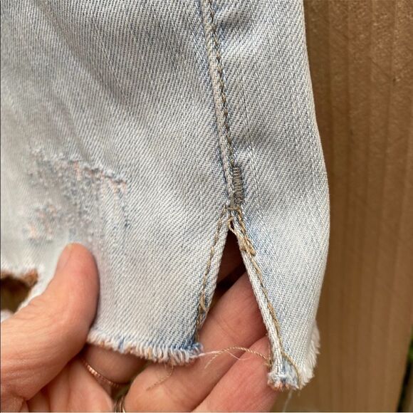 Free People Distressed Denim Shorts size 25 - Picture 2 of 9